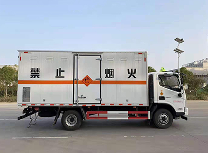 龙凤爆破器材运输车